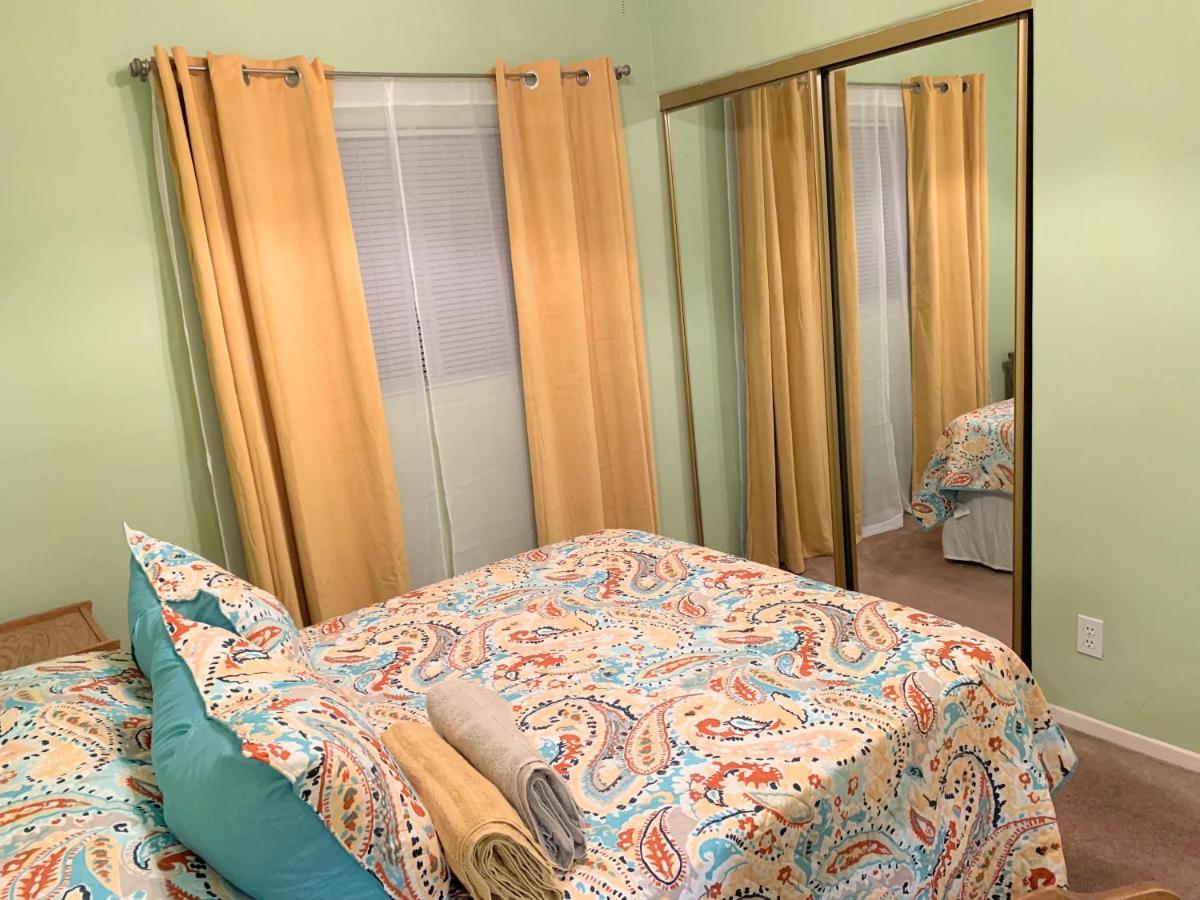 Festive Haven Room Hemet Bagian luar foto
